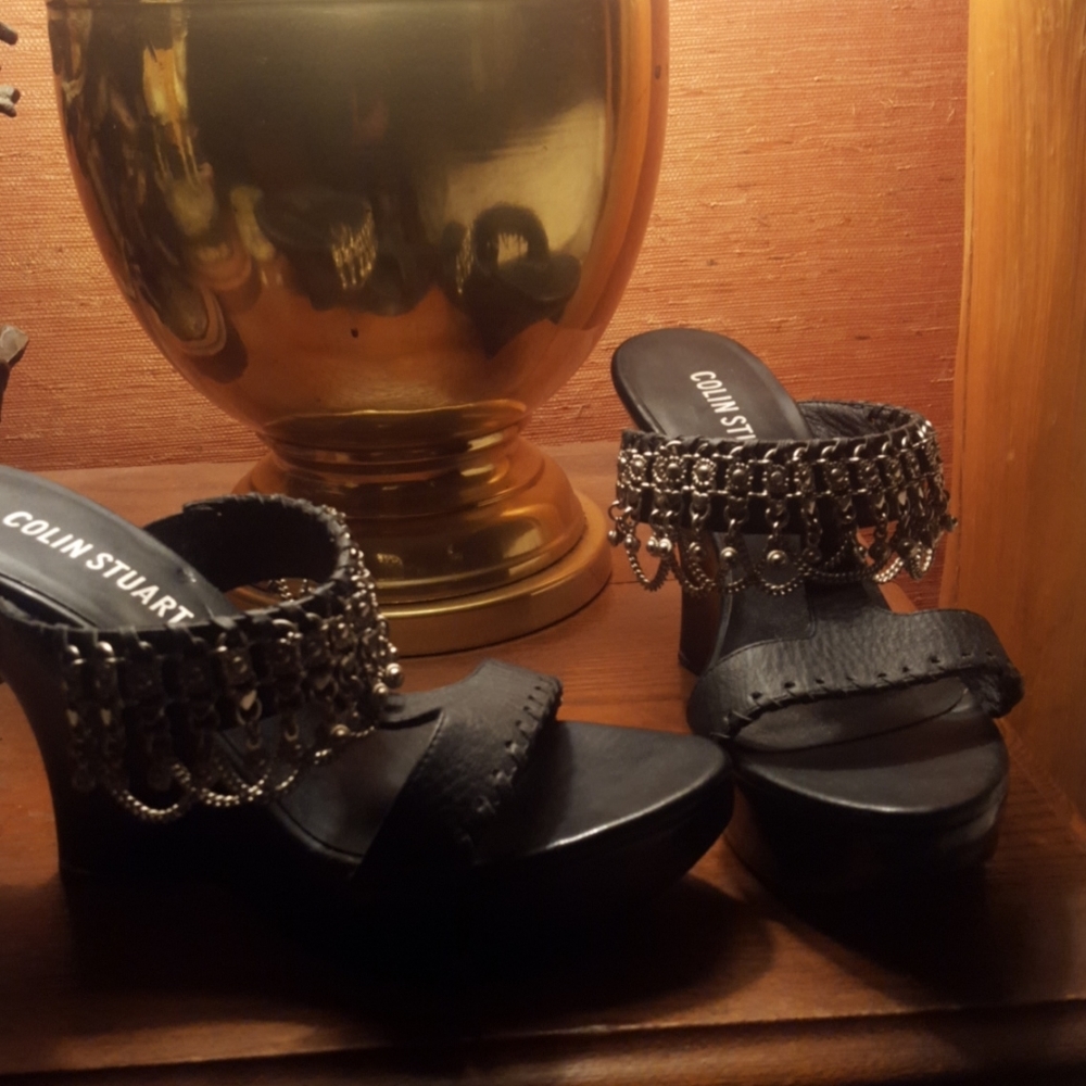 Beaded black wedges with silver adornments